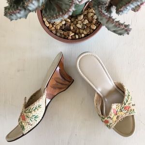Vintage 50’s✨ woven embroidered mules and wooden hee